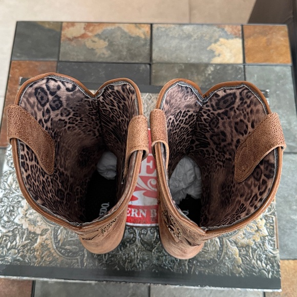 NWT Laredo Brown leather Western Boots embellishment women’s sz 6.5 W - Picture 3 of 10